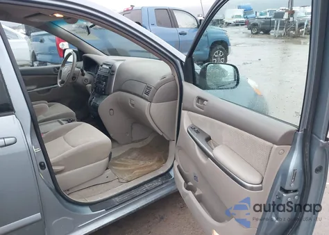 2010 Toyota Sienna Le from USA, damaged, VIN 5TDKK4CC7AS306918